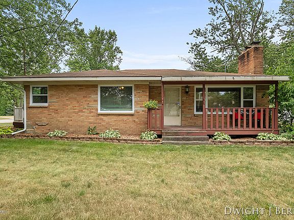 2nd image of 8229 Cottonwood Dr