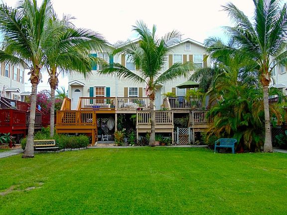 3rd image of 3075 Flagler Ave Unit 3
