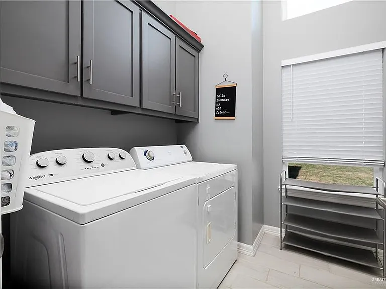 1332 Middle St — Photo 7