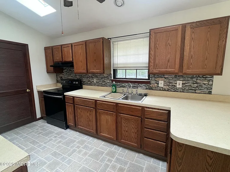 125 Lower Shore Rd — Photo 20