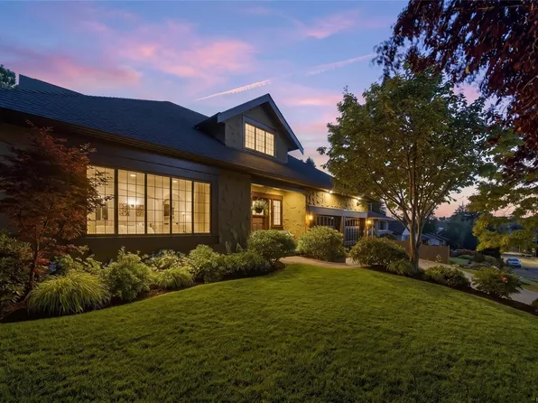 1795 Broadmead Ave, Saanich, BC V8P 2V8
