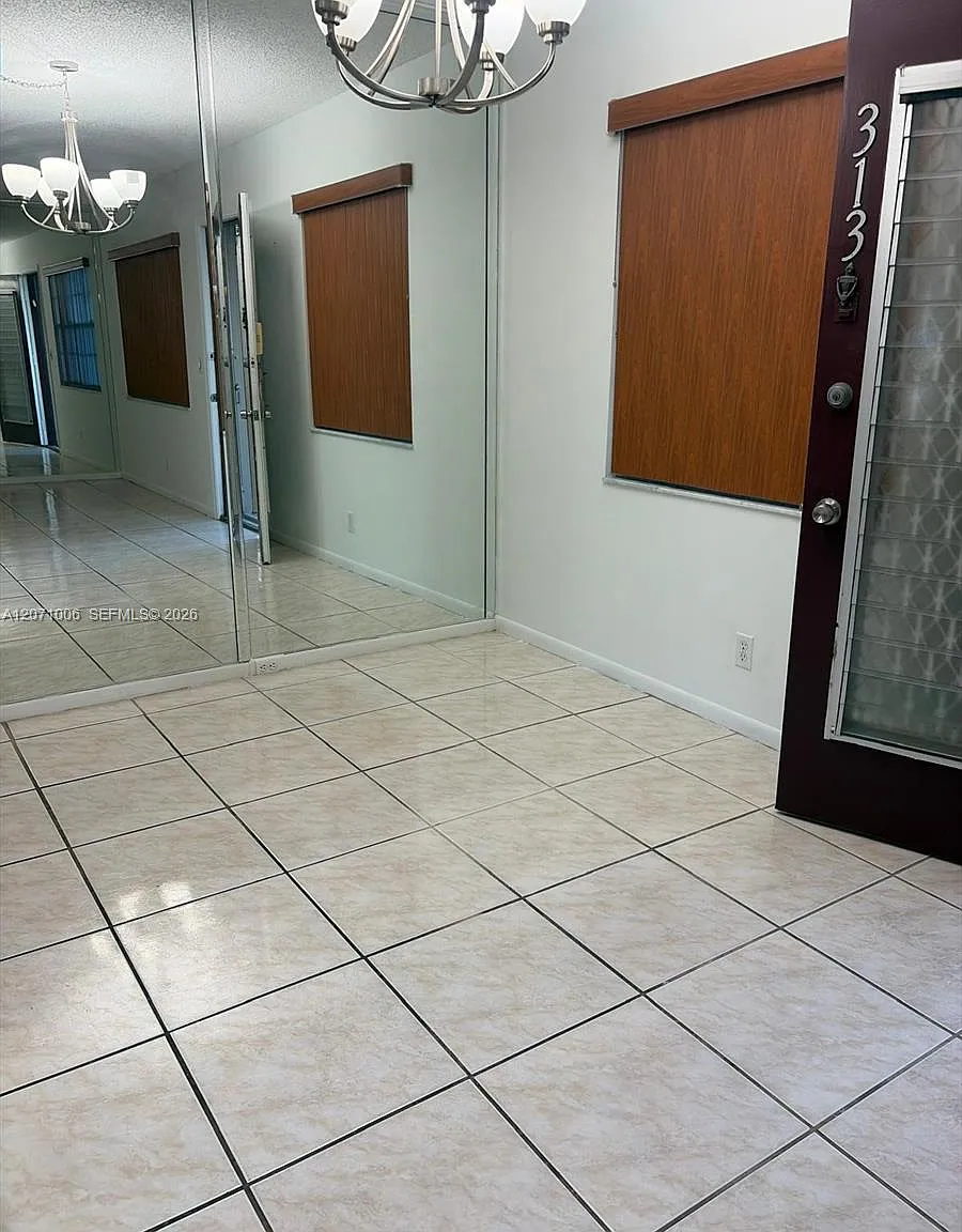 Kingsley At Century Villa — Photo 1