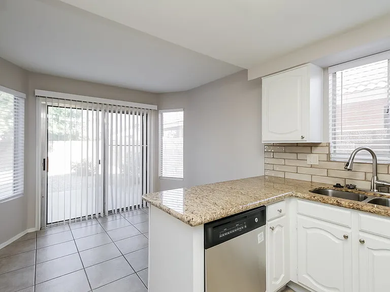 2282 W Park Ave — Photo 8