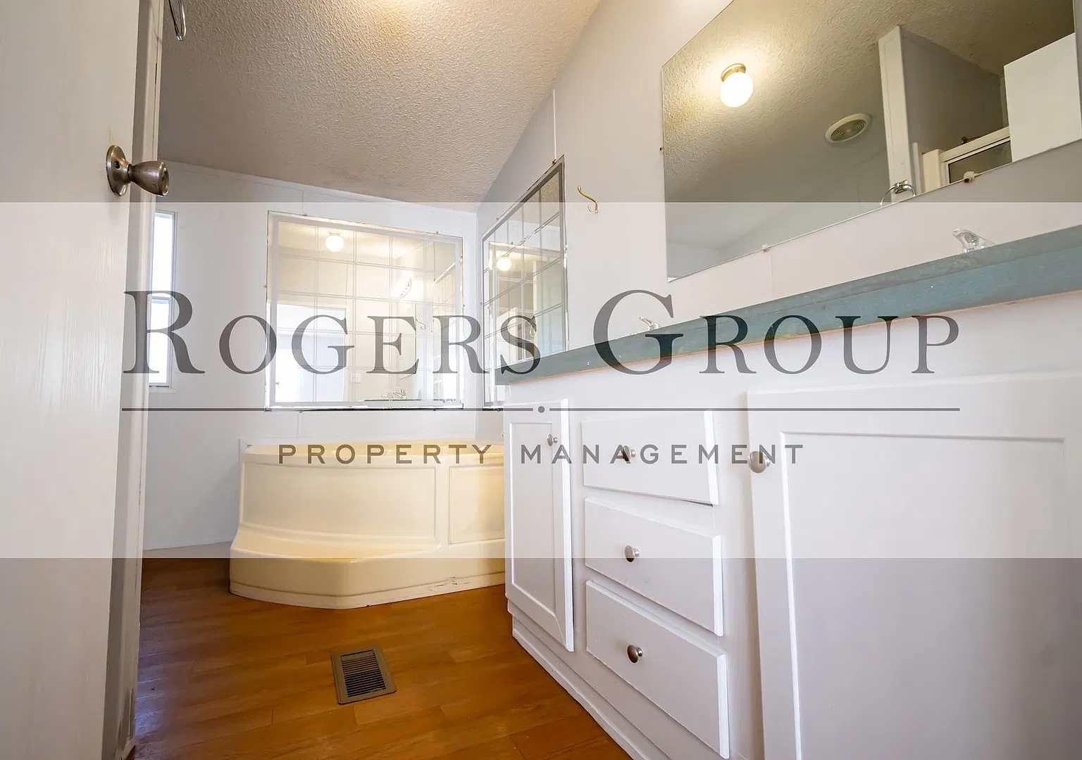 4 bed, 2.0 bath, 1260 sqft, $1,495 — Photo 1