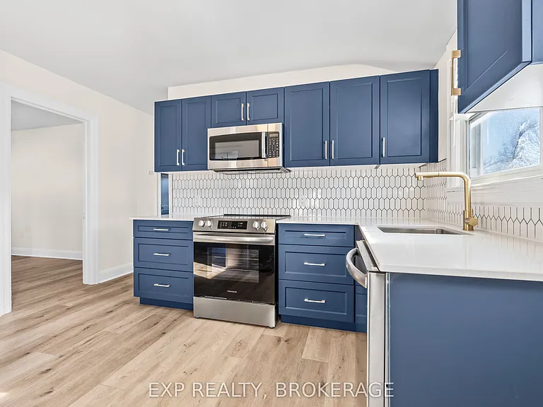 493 College St — Photo 13