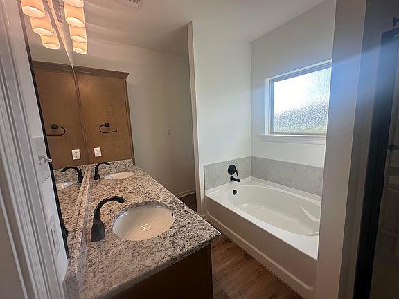 5th image of 131 Headland Dr