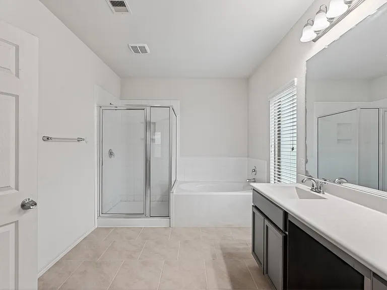 138 Meadow Grove Dr — Photo 28