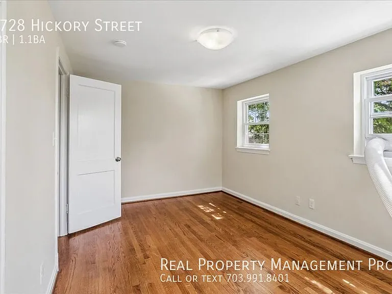 2728 Hickory St — Photo 9