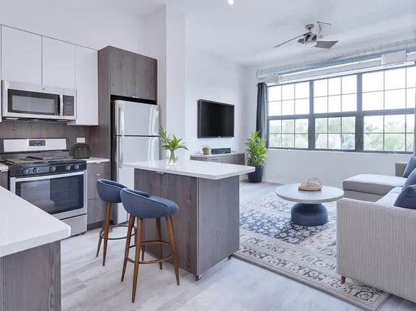 4807 N Leavitt St #301, Chicago, IL 60625