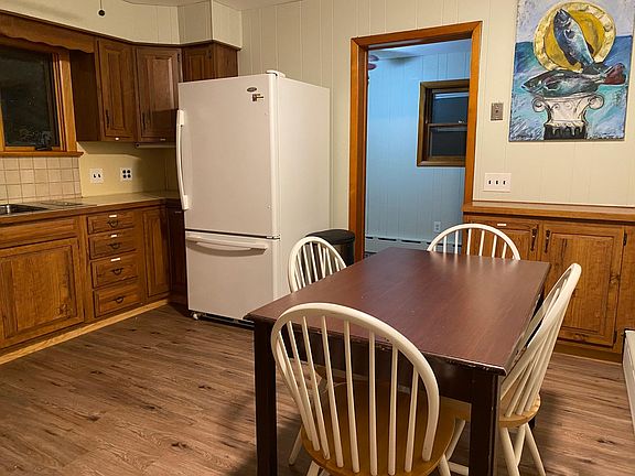 5th image of 610 Pawling Ave Floor 1