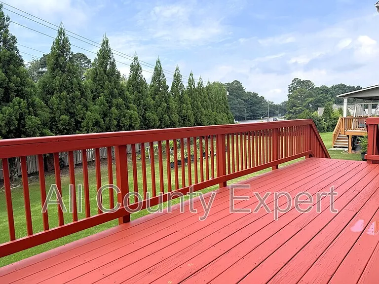1674 Fairview Dr — Photo 28