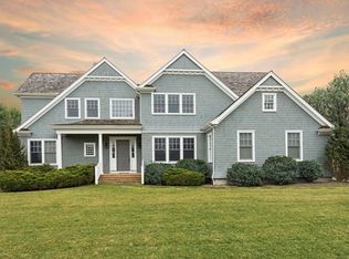 11 Whispering Fields Ct, Water Mill, NY 11976