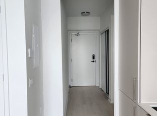 3900 Confederation Pkwy E #3502, Mississauga, ON L5B 0K7