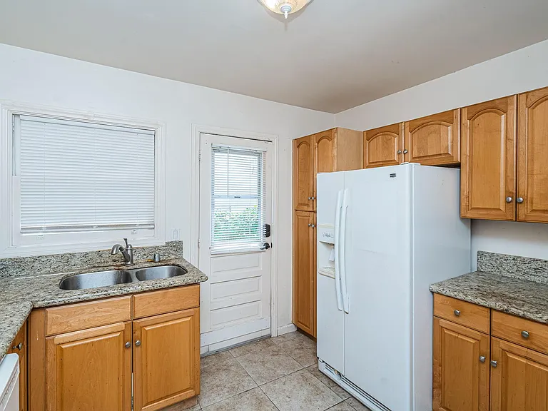 7345 Fay Ave — Photo 7