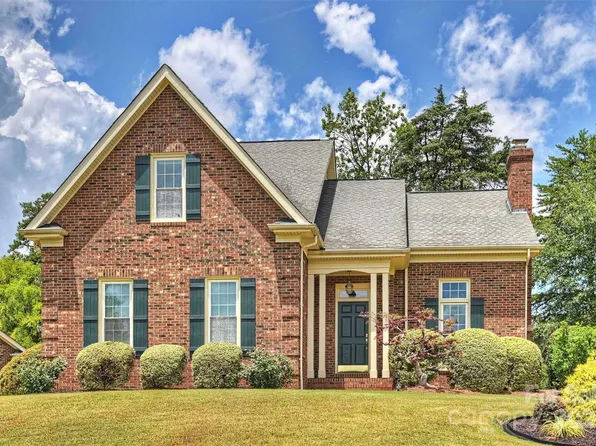 635 Sentinel Oak Ln, Charlotte, NC 28214