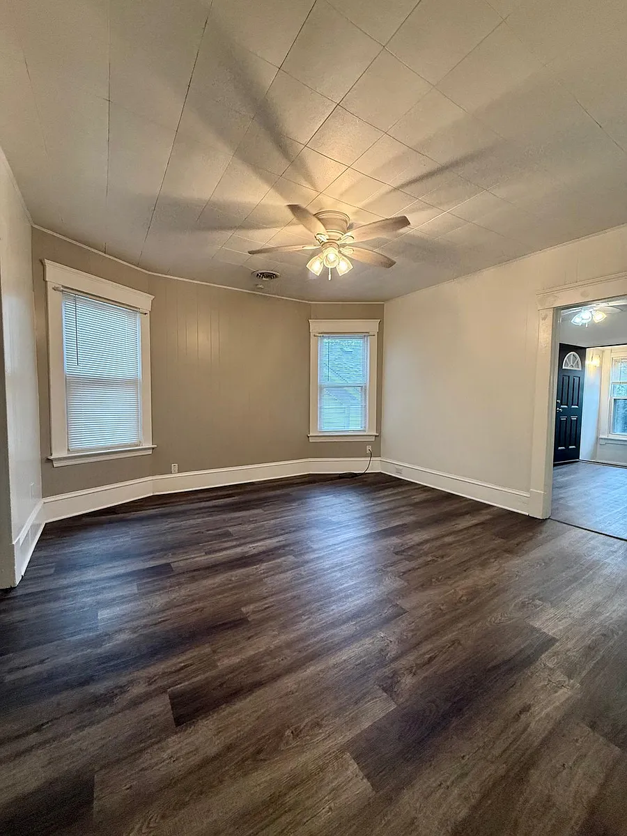 Building Photo - 2034 W 44th St #UP