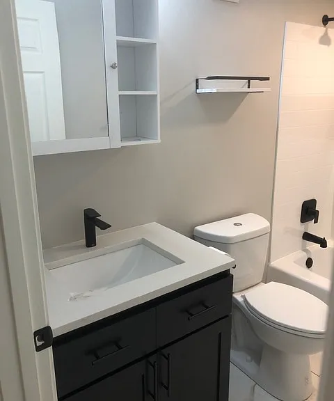 951 N Rohlwing Rd #101A — Photo 2
