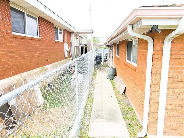 4819 Francis Dr — Photo 34