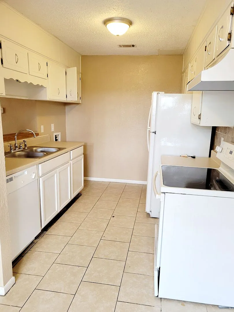 3007 Lake Rd — Photo 4