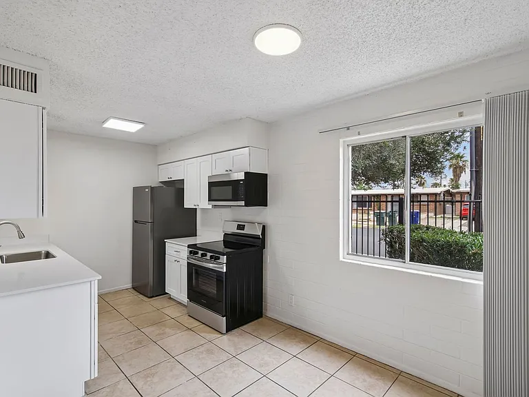 Catalina View Apartments — Photo 23