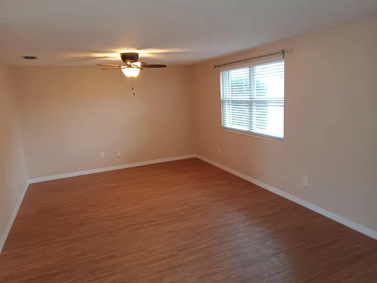 4404 Hagen Ave — Photo 24