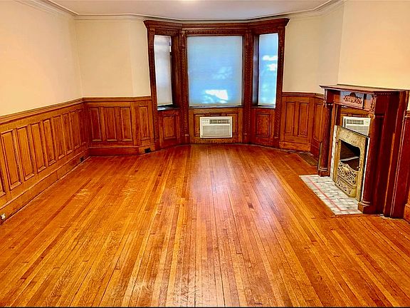 5th image of 827 Carroll St #Garden