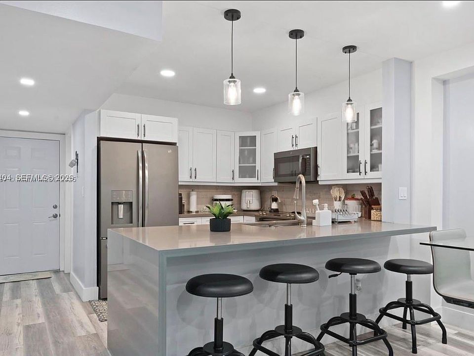 1st image of 6125 W 20th Ave APT 302