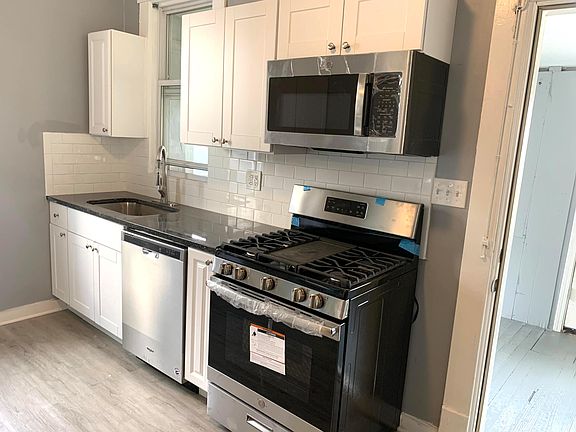 3rd image of 1176 N Columbus St