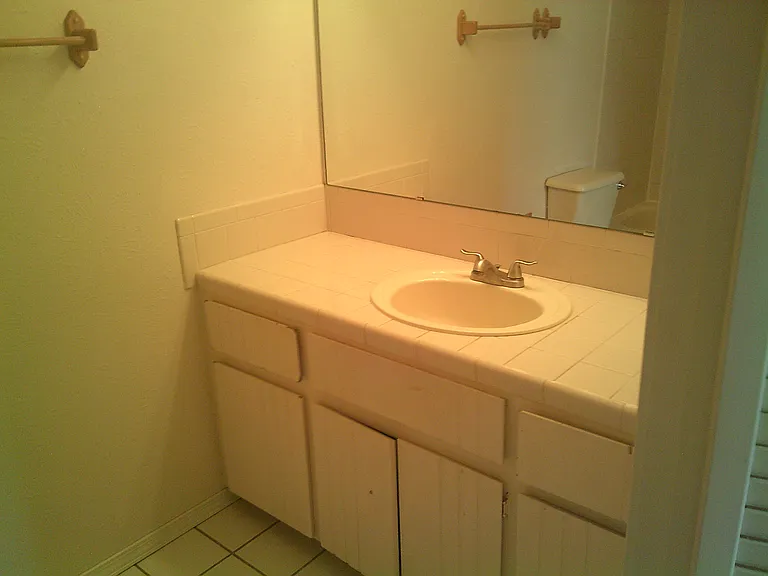 5402 NW Sir Brian Ave — Photo 6