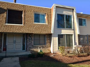 2841 Hobson Rd APT 3, Woodridge, IL 60517