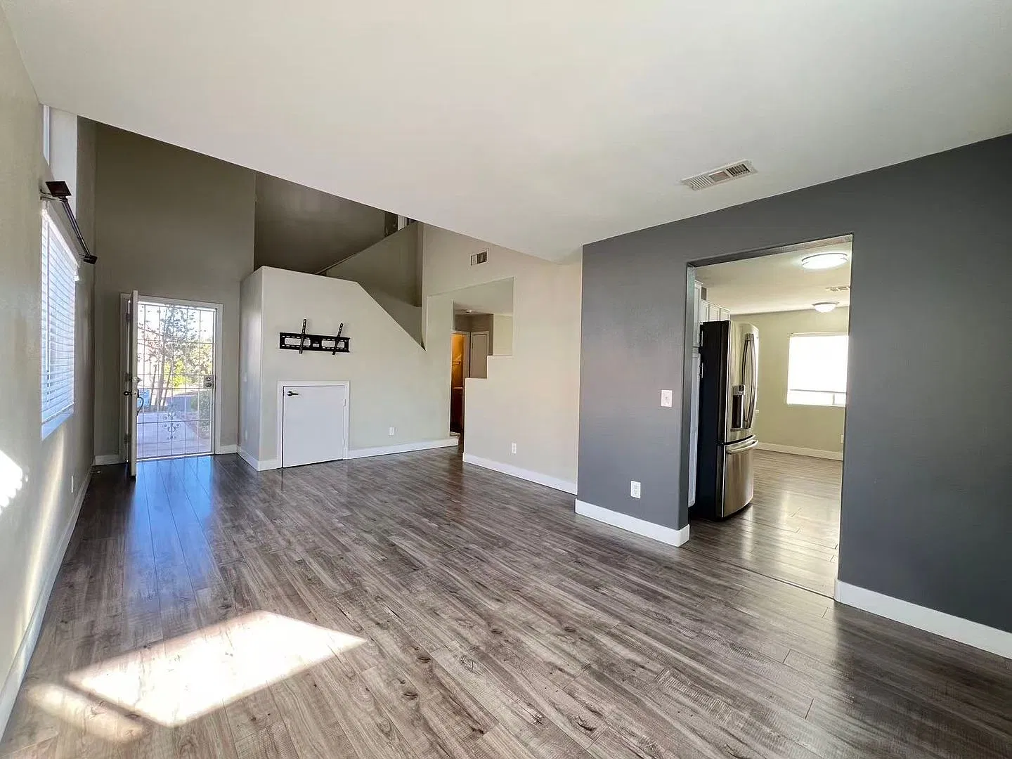 9363 Graceful Gold St — Photo 4