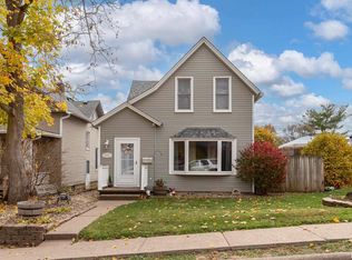 3107 Fairview St, Davenport, IA 52804