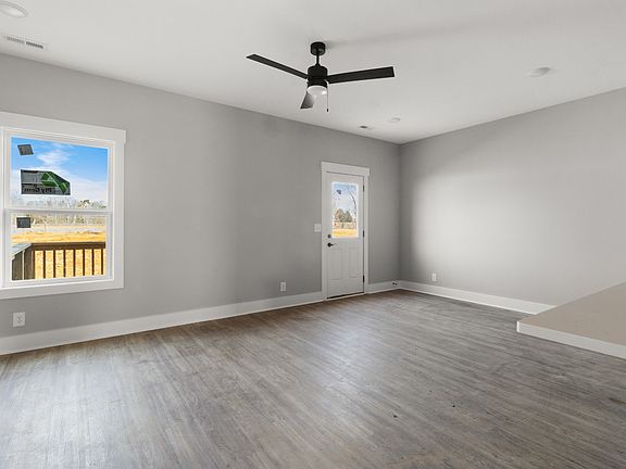 3rd image of 108 Jonathan Wade Cir