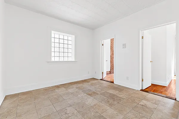 Rented by Compass | media 14