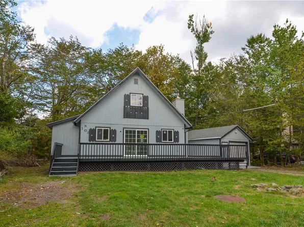 1045 Knollwood Dr, Tobyhanna, PA 18466