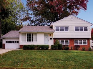 4 E Avon Dr, Claymont, DE 19703
