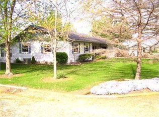 2394 Robin Ln, Mountain Grove, MO 65711