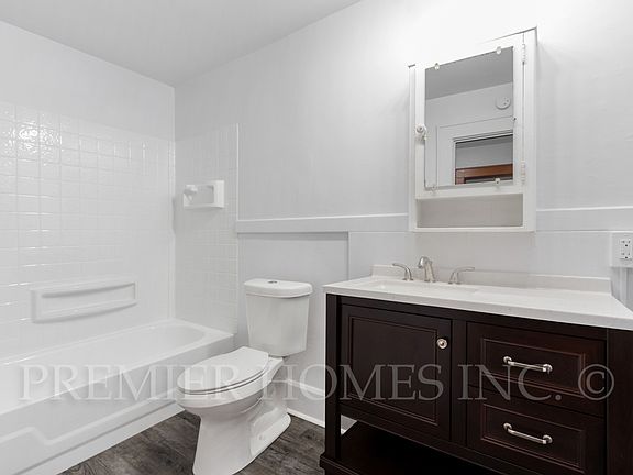 3rd image of 115-123 Louis Ave #121