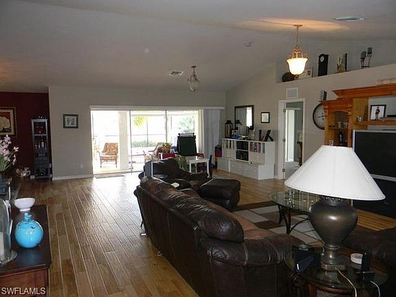3rd image of 3360 47th Ave NE