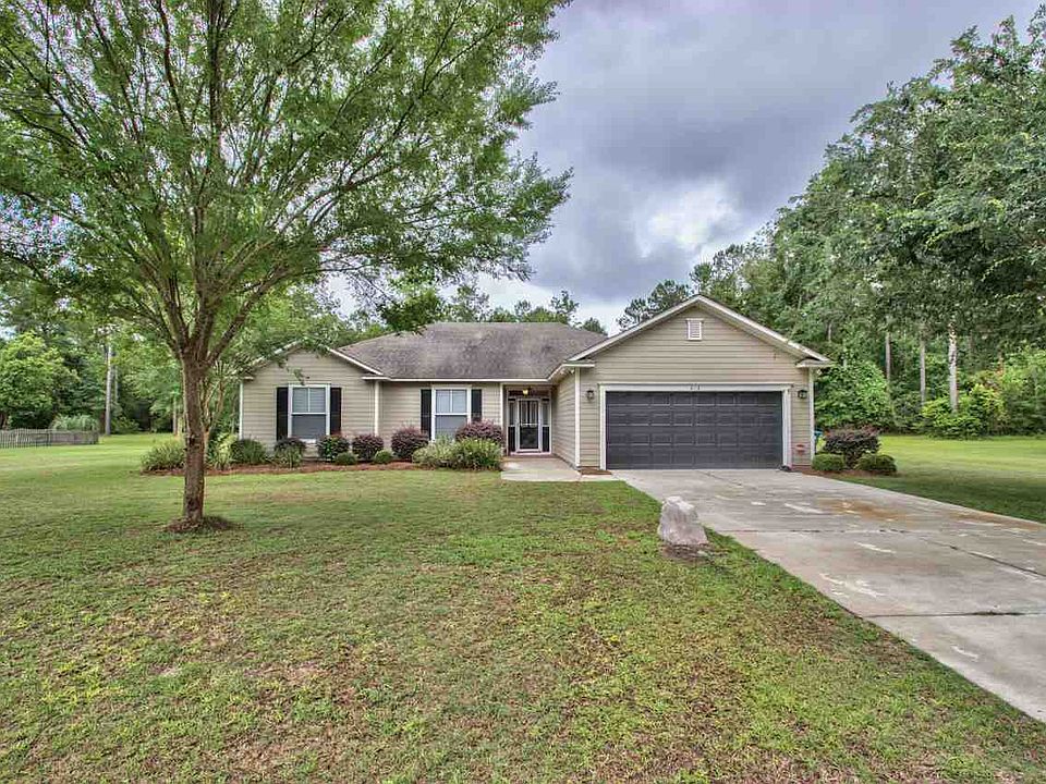 1st image of 213 Parkside Cir