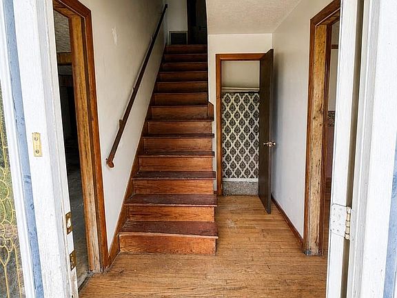 2nd image of 183 Rock House Rd