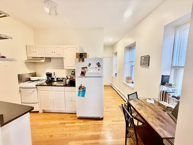 392 Commercial St #3 — Photo 6