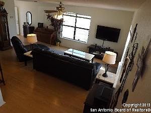 4th image of 6706 Honeyridge Ln