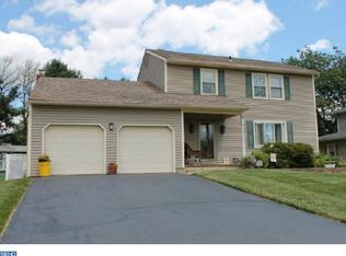 6 Nettletree Dr, Ewing, NJ 08638