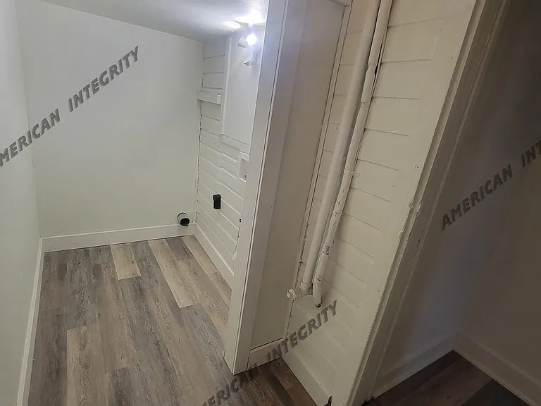 15 N Van Lear St — Photo 5