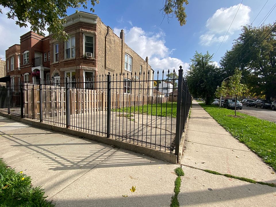 2nd image of 1301 N Ridgeway Ave