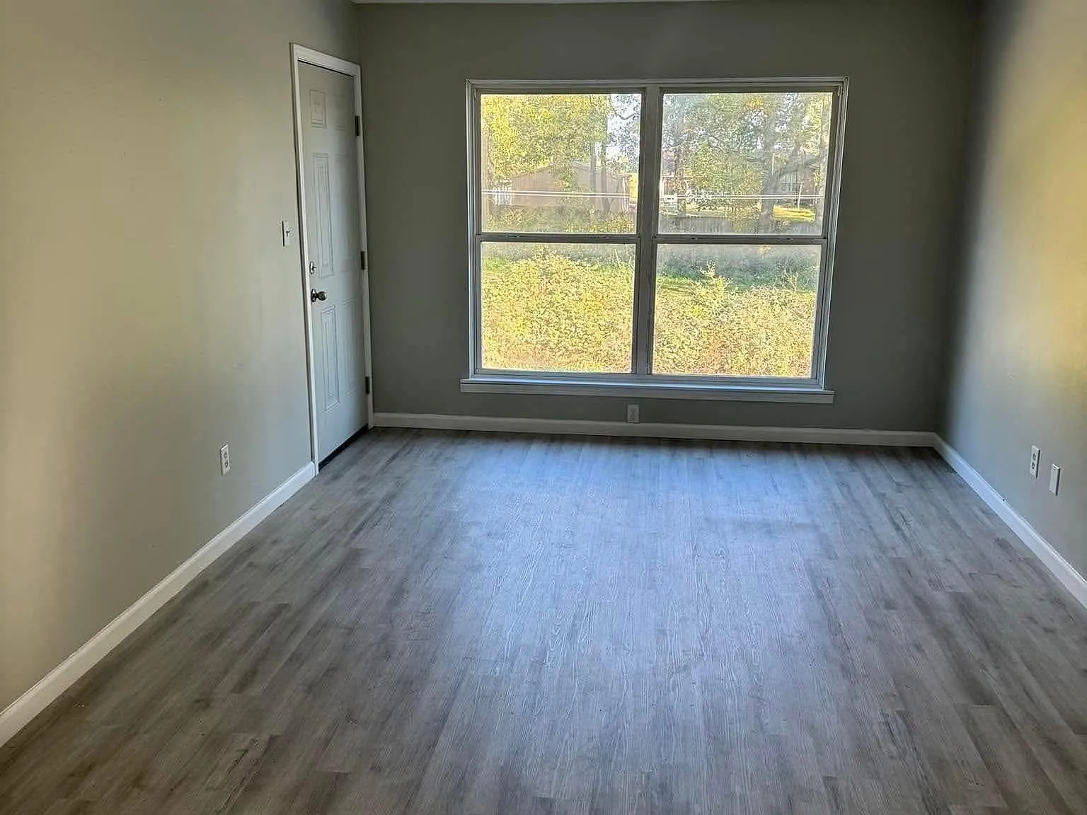 329 W Highland St — Photo 2