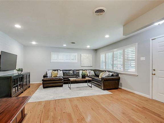 5th image of 712 Northill Dr