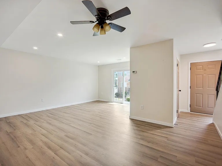 4634 Conwell Dr — Photo 8