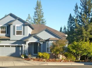 7575 Meadowlark Dr, Sebastopol, CA 95472